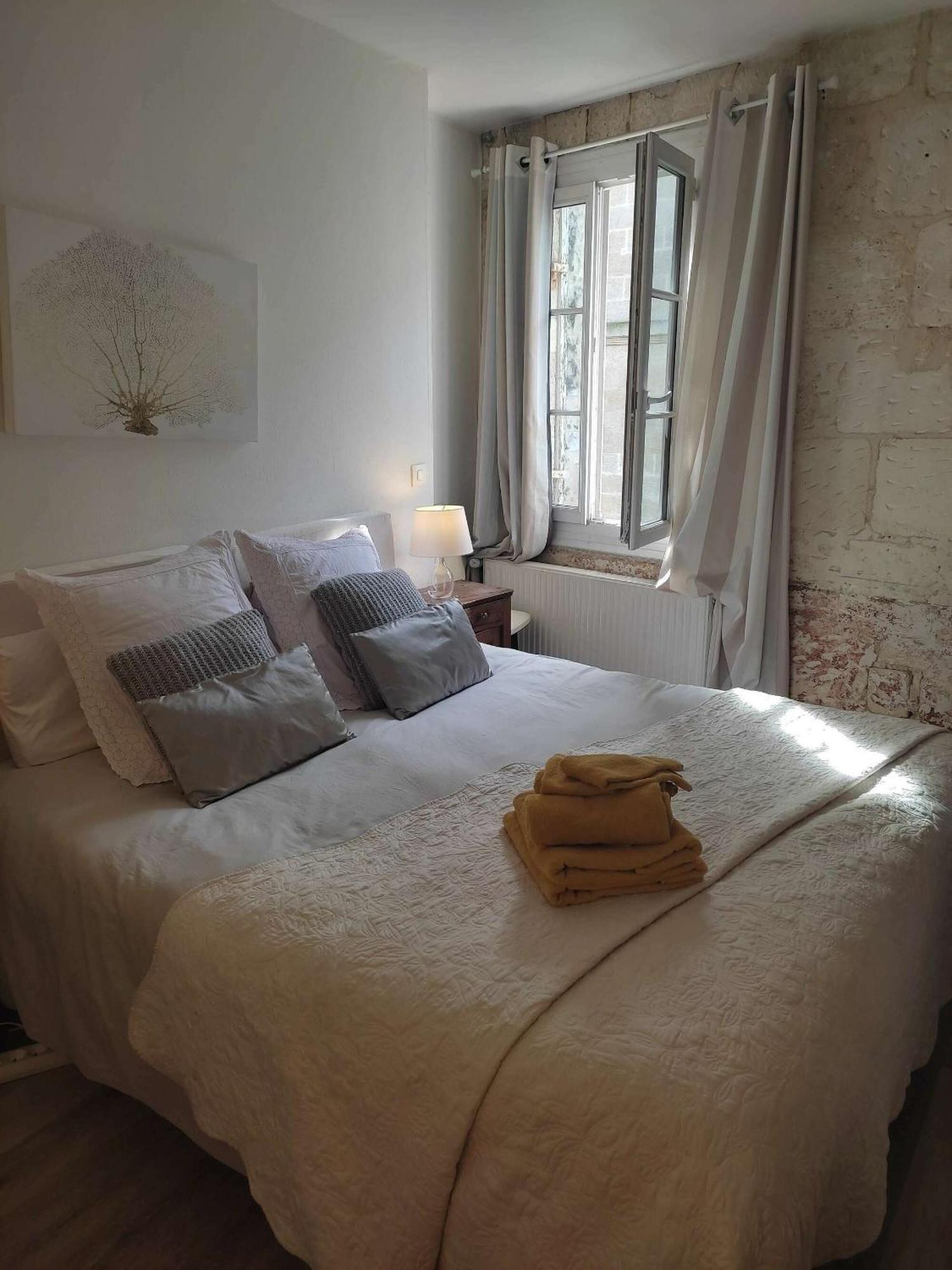B&B Le Miroir Aux Fees Bordeaux Eksteriør bilde